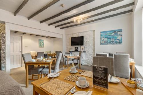 Coach Guest House - image 7