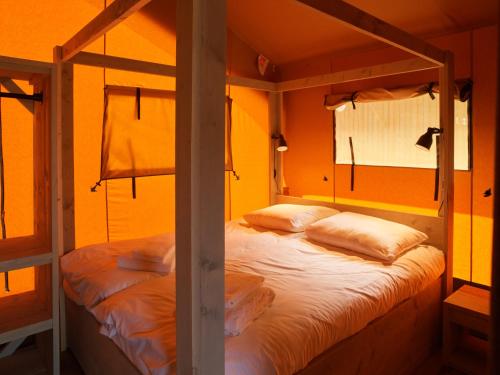  Dutchen Erfgoedpark De Hoop Glamping in Uitgeest