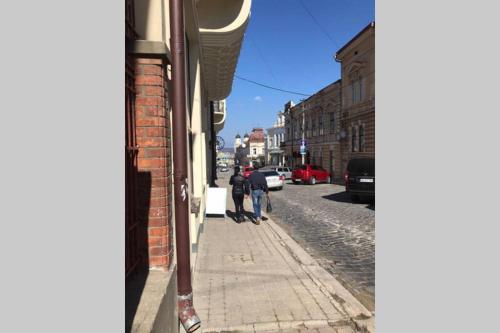 Лофт на площі філармонії, Černivci (foto 8)