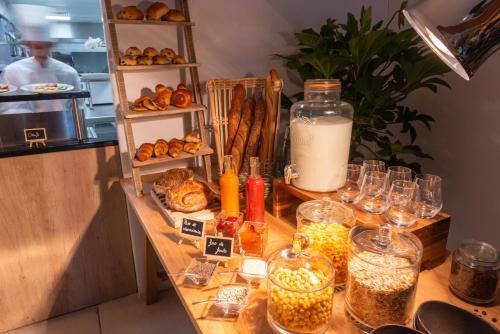 Crowne Plaza Paris République an IHG Hotel - image 12