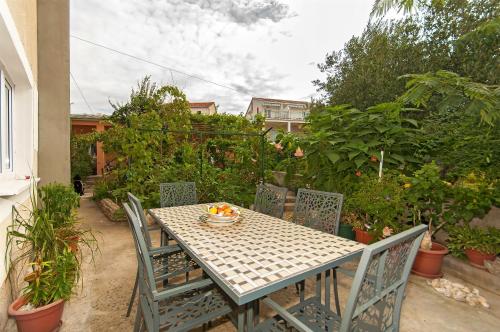 Apartments Ljiljana - image 11