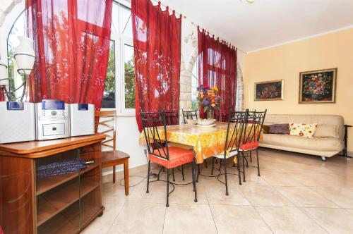 Apartments Ljiljana - image 13