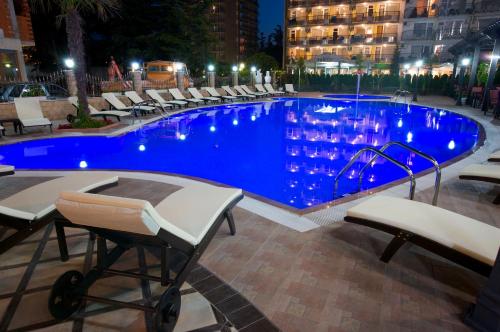 Art Hotel Babylon – Sunny Beach, WY
