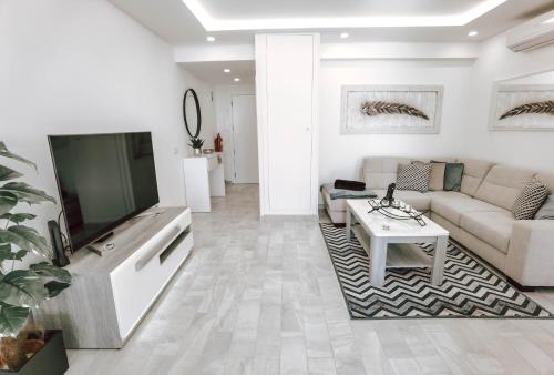 Apartment Rocha Vista Mar Dubai - image 3