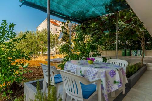Apartments Maslina - image 7