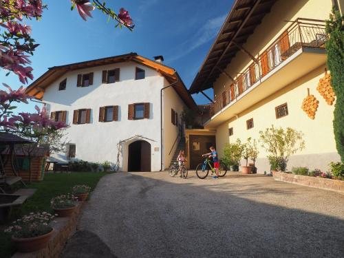 Ferienwohnungen Luggin - Apartment - Caldaro