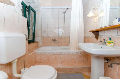 Two-Bedroom Apartment image 2