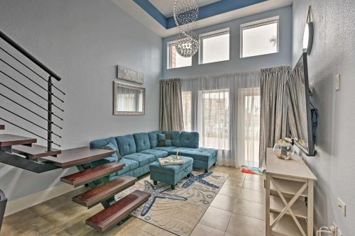 Upscale Galveston Condo with Patio and Pool Access! in Galveston, USA