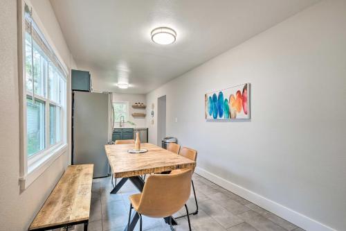 Updated Fayetteville Home Less Than 2 Miles to UArk! in Fayetteville, USA