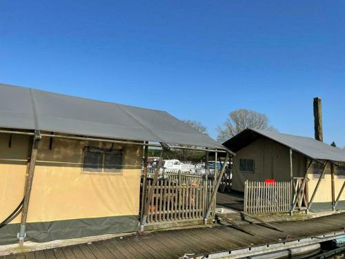 Aqua Glamping Lodge 6p