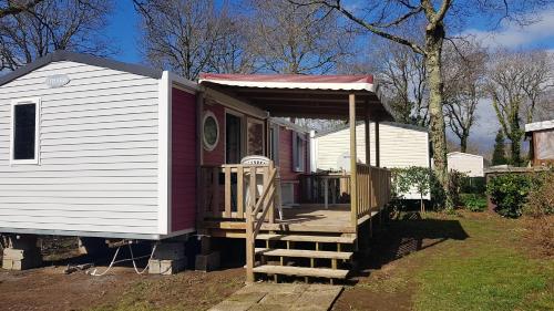 Bungalow de 3 chambres a Pont Aven avec piscine partagee a 6 km de la plage gîte à louer Névez