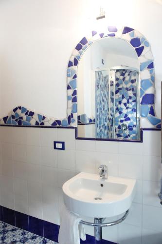 Villa Borgo San Michele Room Type - Superior Triple Room with Sea View