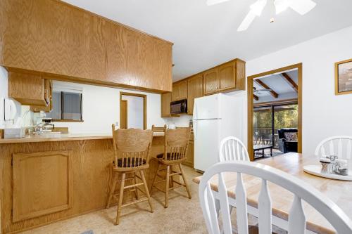 Mountain Springs Lodge - image 6