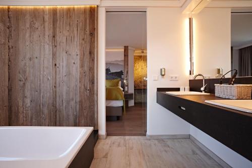 Two-Bedroom Suite