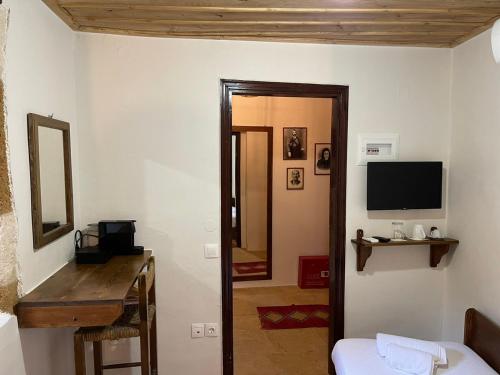 Captain Vasilis Hotel - image 2