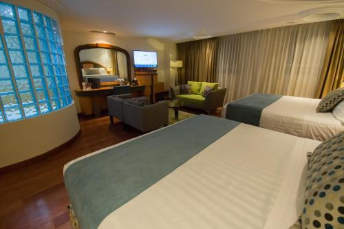 room detail thumbnail 1