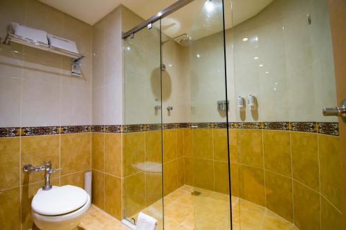 room detail thumbnail 2