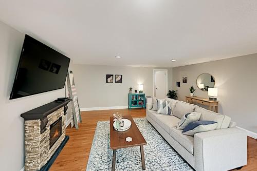 Wooded Retreat - Renovated Interior - Fire Pit home - main image