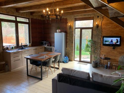 Ранчо, Дом для релакса в окружении леса и озёр (Ранчо, Дом для релакса в окружении леса и озер) in Berezivka