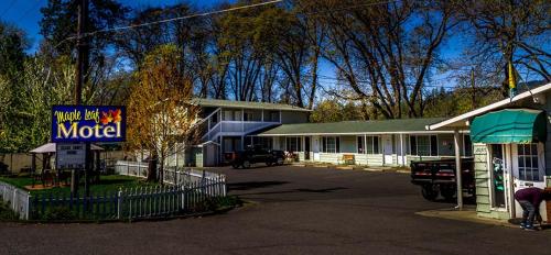 B&B Shady Cove - Maple Leaf Motel - Bed and Breakfast Shady Cove