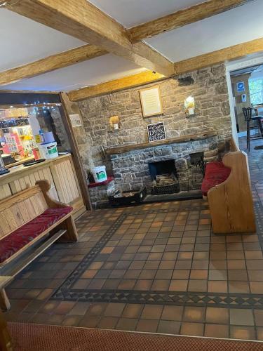 The Glan Yr Afon Inn - main image