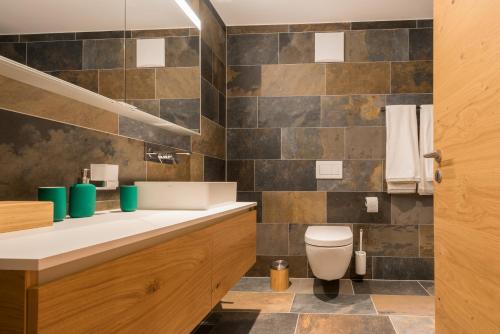 Apartment with Shower