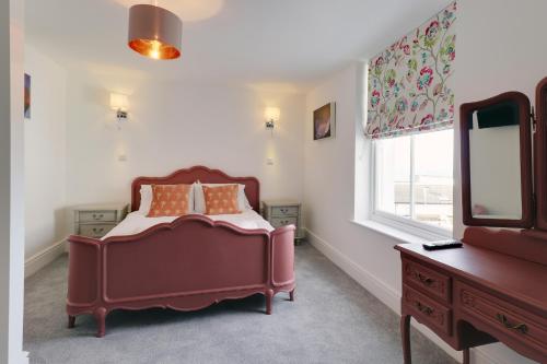 Master accommodation suite 3 sea view in Hastings