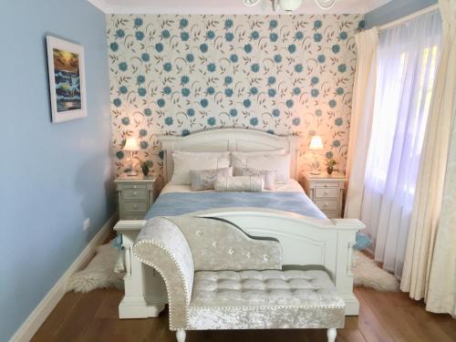 1 queen bed