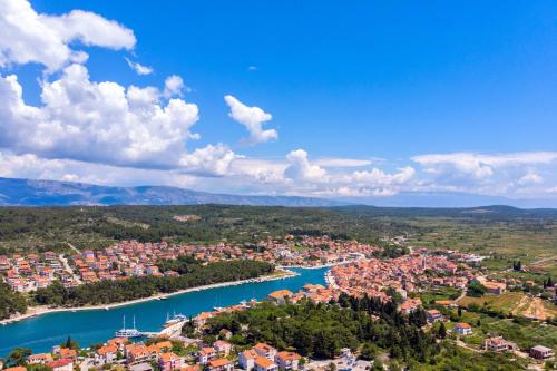  Apartments Emmas studio in Stari Grad