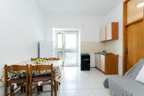 Apartments Massimo - image 9
