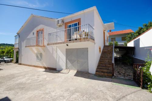 Apartments Elvira - image 4