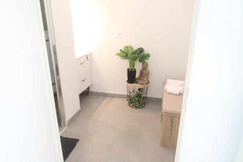 Bilik Mandi, Logement Entier - Appartement T2 Confort - Toulouse - Balcon Aménagé (Logement Entier - Appartement T2 Confort - Toulouse - Balcon Amenage) in Avenue de Fronton
