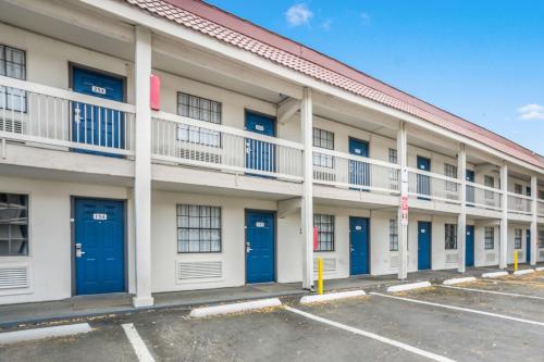 Motel 6-Dallas, TX - Market Center