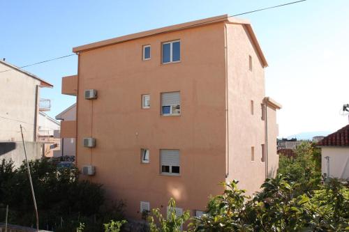Apartments and rooms with parking space Makarska - 6834 - image 4