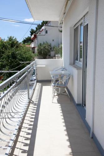 Apartments by the sea Duce, Omis - 2992
