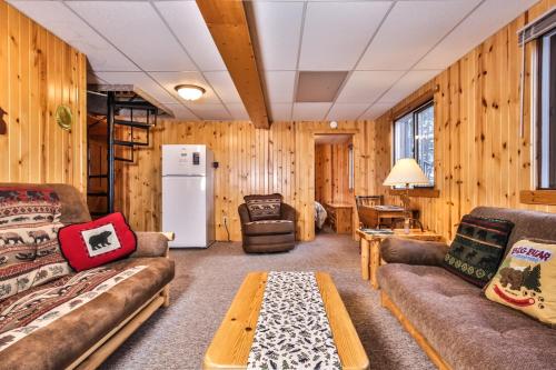 Birchwood Resort #1 - Hiller Vacation Homes cottage - image 8