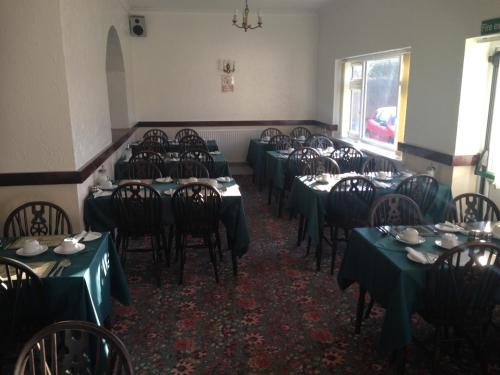 ห้องอาหาร, โรงแรมเอล์มเฮิร์สต์ (Elmhurst Hotel) in รีดดิ้ง