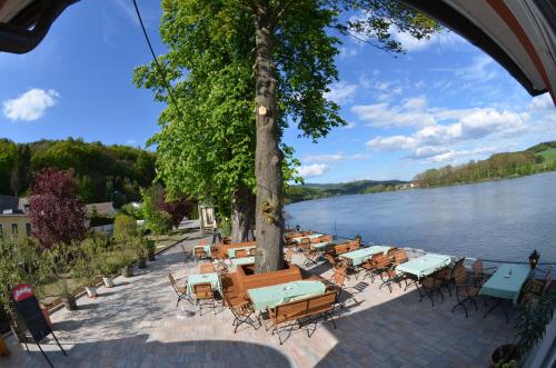 Fischwirtshaus Landmotel Die Donaurast - image 9