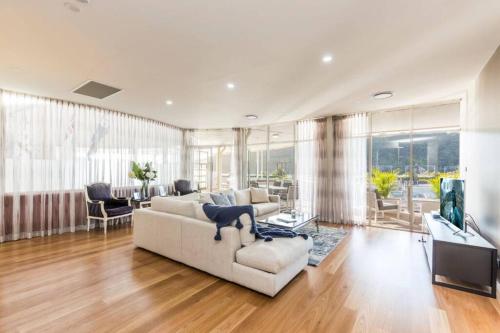 Luxe at Brooklyn - Hawkesbury River Marina in Ku-Ring-Gai
