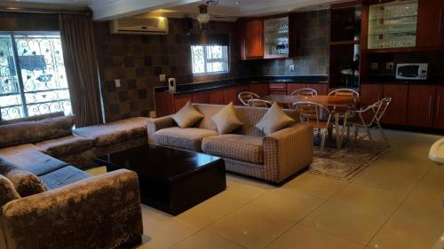 Room in Lodge - Savoy Lodge - Triple room