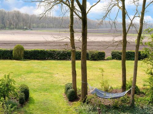 Magnanimous Holiday Home in Schoonloo with Jacuzzi - main image