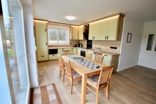 2 bedrooms, 3 beds