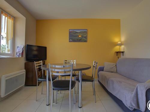 Gîte Tossiat, 2 pièces, 4 personnes - FR-1-493-29 gîte à louer Neuville-sur-Ain
