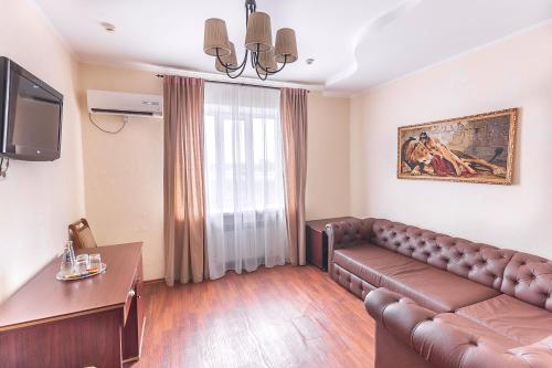 Astoria Plaza - image 12