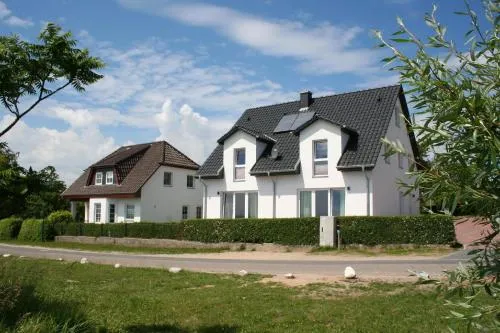 F-1037 Haus Neuendorf - Kaminfeuer in Putbus, Deutschland