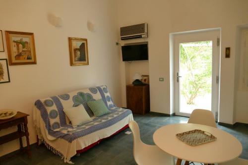 sala de TV, PODERE 31 in Santa Margherita di Pula