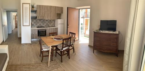2 bedrooms, 3 beds