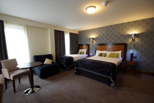 3 twin beds