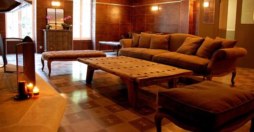 Hotel Les Mazets Des Roches – Tarascon, NY