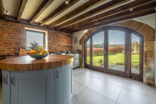 Five Acres - image 3